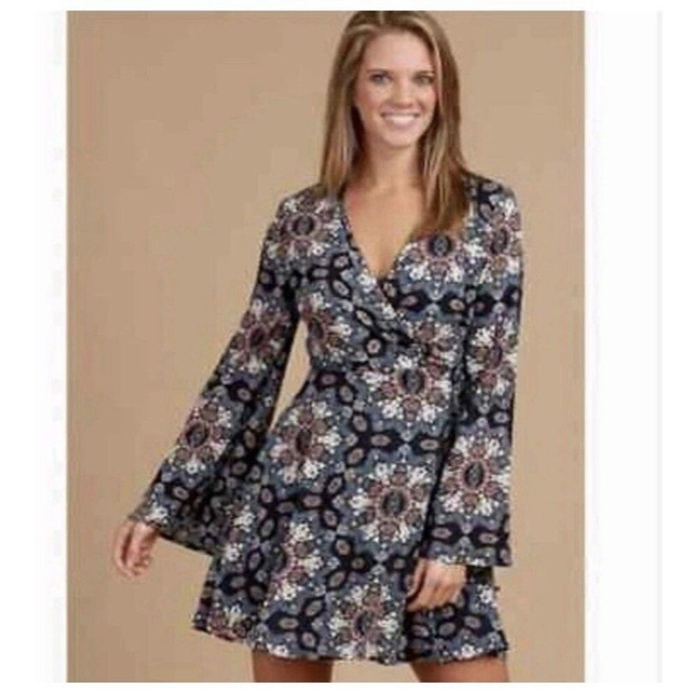 Altar’d State Women's Medium Boho Romantic Bell Sleeve Floral Wrap Dress NWT